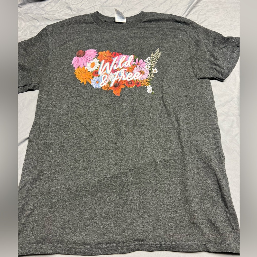 GRAPHIC TEES